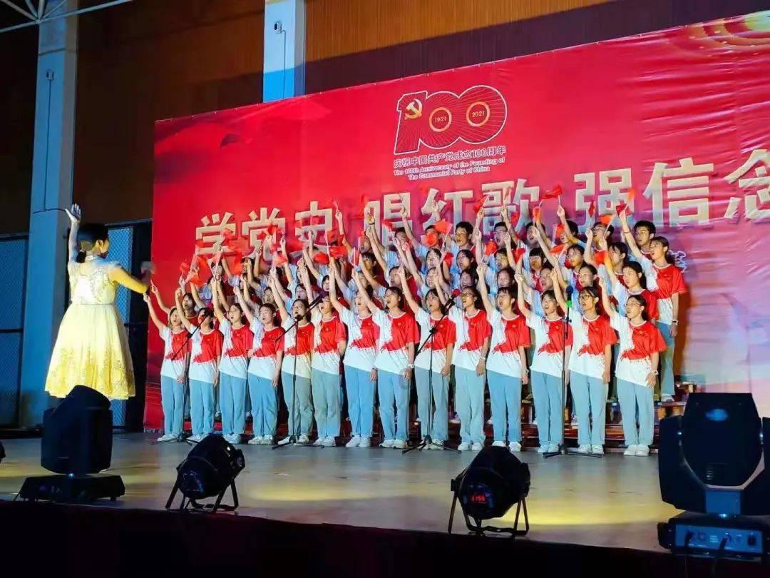 摩娜的时尚装扮