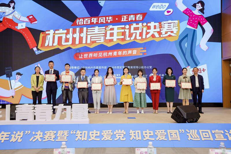 在学校受人欺负，想让那些人不再出现在学校里，应该怎么办？除了打架这种方式，因为老师不会管这些。游戏画面