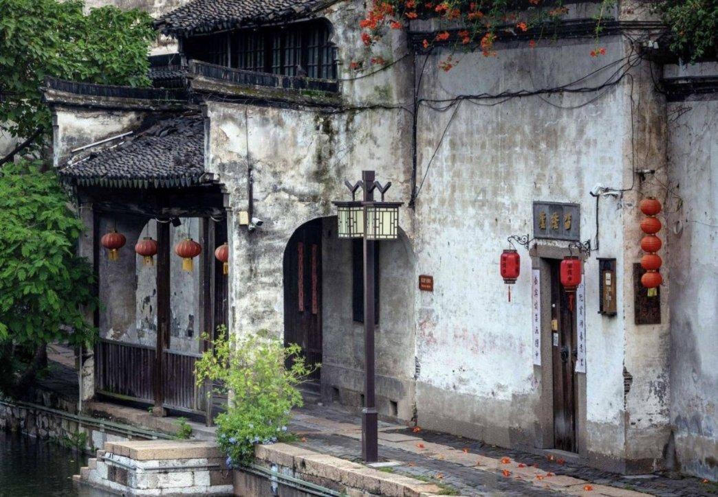 跳动的圆球